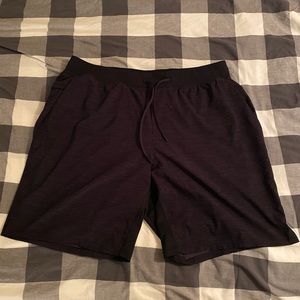 Men’s lululemon XXL THE short 9” inseam Lined, EUC